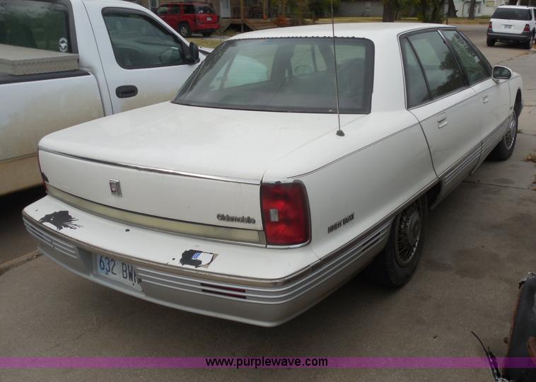 image for item I1268 1991 Oldsmobile Ninety Eight Regency Elite