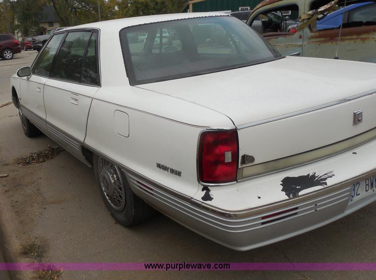 image for item I1268 1991 Oldsmobile Ninety Eight Regency Elite