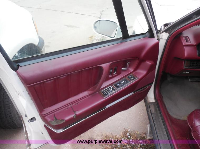 image for item I1268 1991 Oldsmobile Ninety Eight Regency Elite