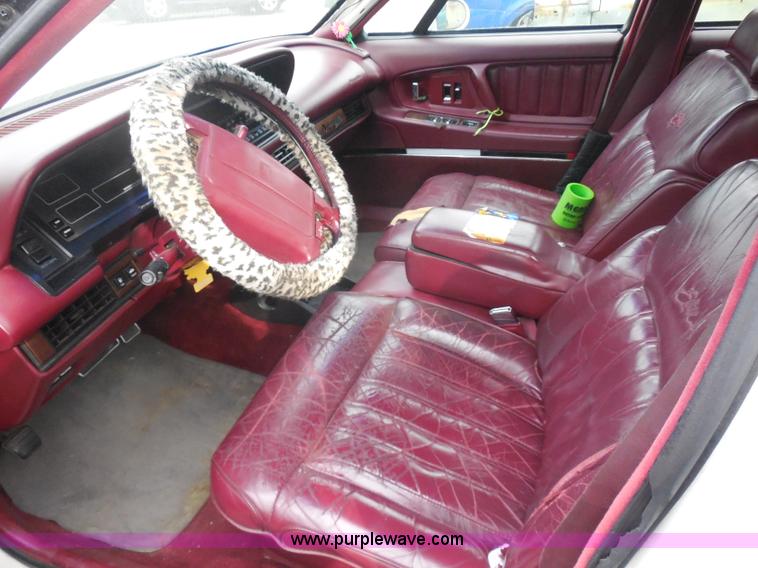 image for item I1268 1991 Oldsmobile Ninety Eight Regency Elite