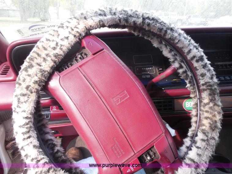 image for item I1268 1991 Oldsmobile Ninety Eight Regency Elite