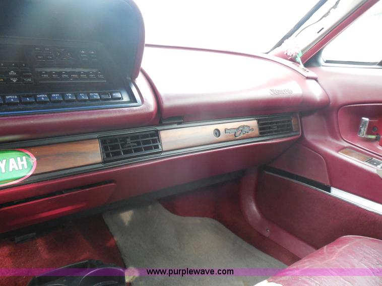 image for item I1268 1991 Oldsmobile Ninety Eight Regency Elite