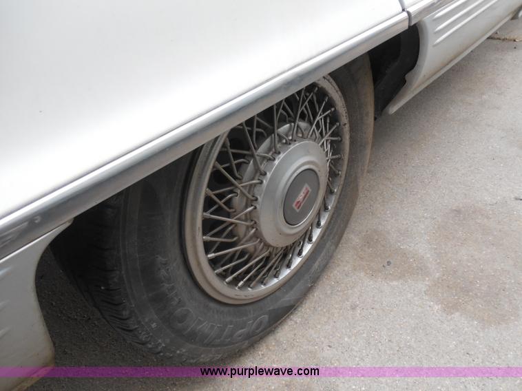 image for item I1268 1991 Oldsmobile Ninety Eight Regency Elite