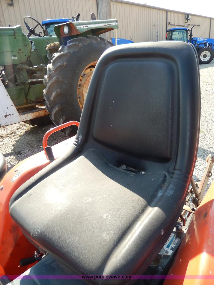 image for item I4364 Kubota B1550 tractor