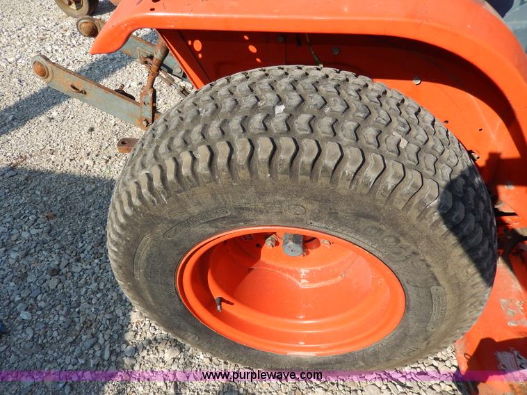 image for item I4364 Kubota B1550 tractor