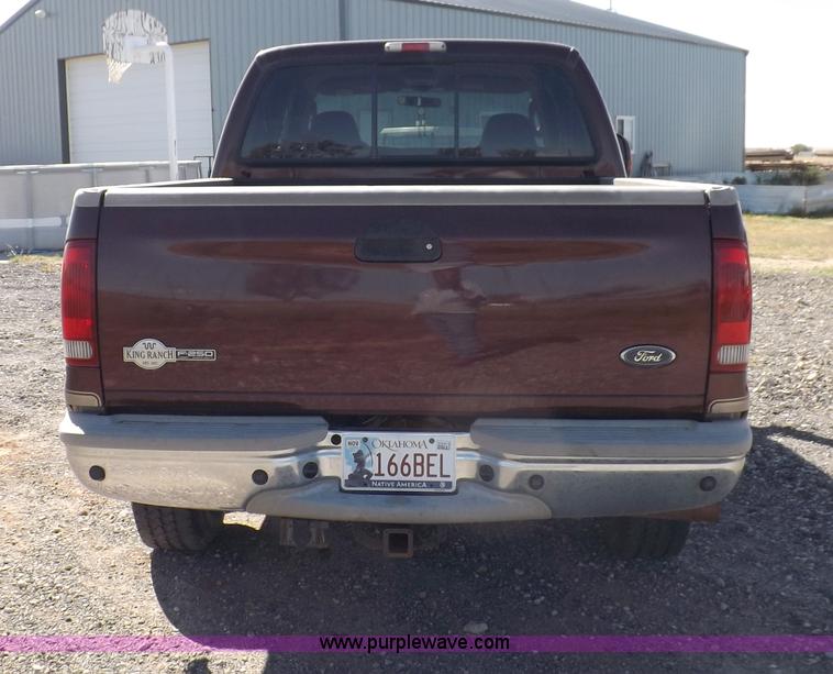 image for item I8390 2003 Ford F250 King Ranch Super Duty Crew Cab pickup truck