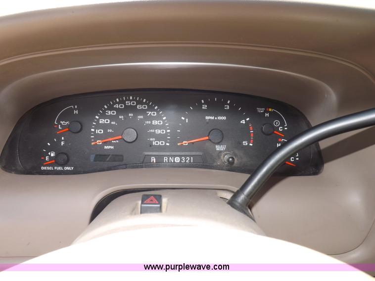 image for item I8390 2003 Ford F250 King Ranch Super Duty Crew Cab pickup truck