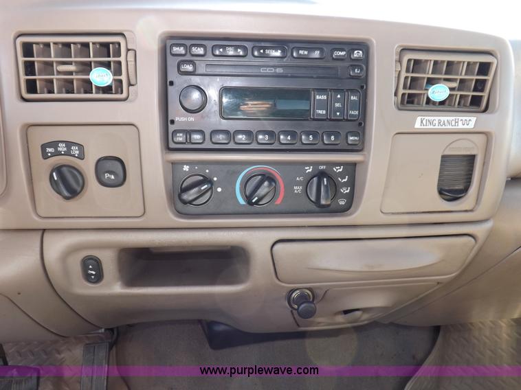 image for item I8390 2003 Ford F250 King Ranch Super Duty Crew Cab pickup truck
