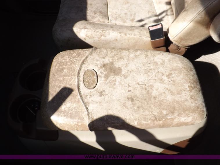 image for item I8390 2003 Ford F250 King Ranch Super Duty Crew Cab pickup truck