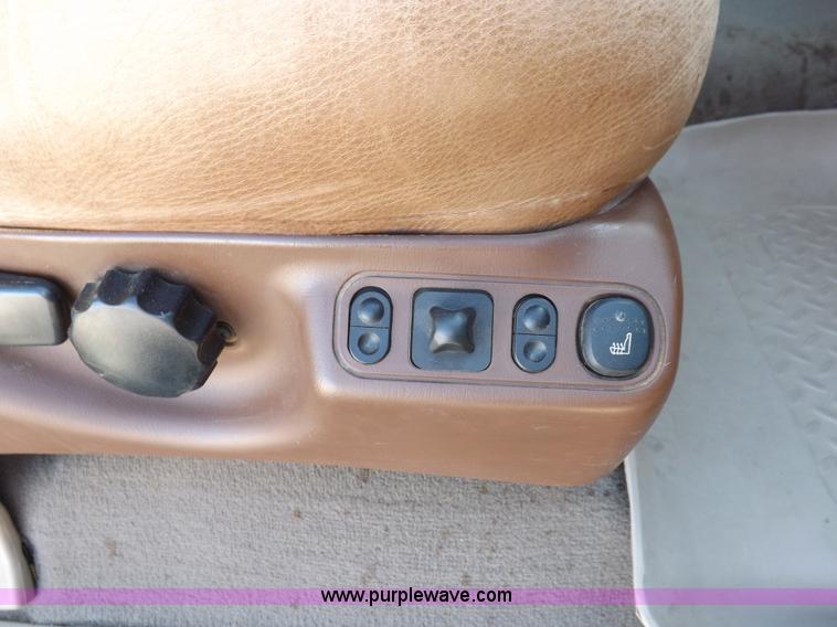 image for item I8390 2003 Ford F250 King Ranch Super Duty Crew Cab pickup truck