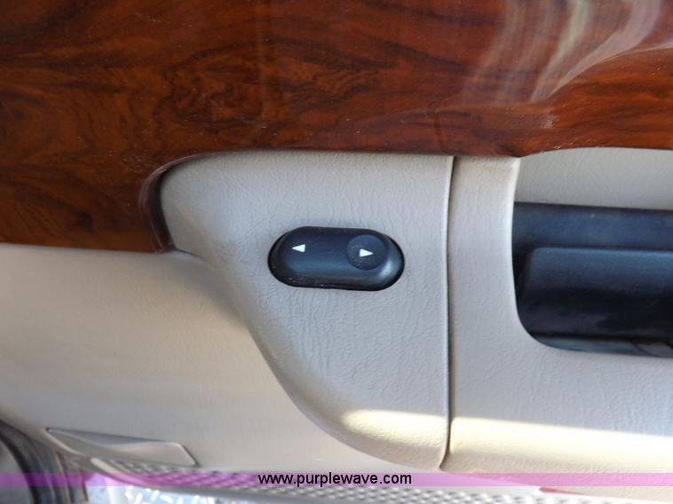 image for item I8390 2003 Ford F250 King Ranch Super Duty Crew Cab pickup truck