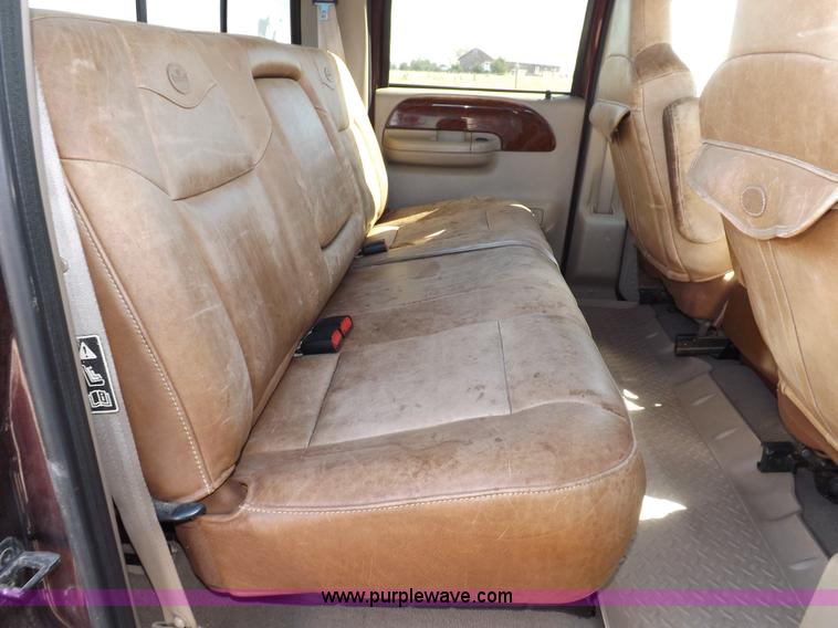 image for item I8390 2003 Ford F250 King Ranch Super Duty Crew Cab pickup truck