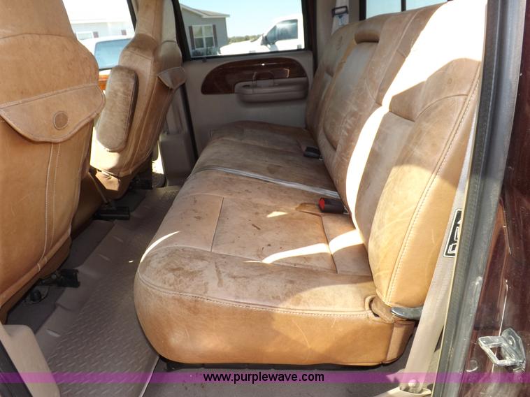 image for item I8390 2003 Ford F250 King Ranch Super Duty Crew Cab pickup truck
