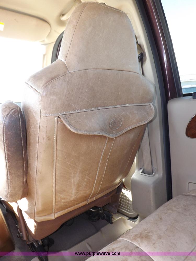 image for item I8390 2003 Ford F250 King Ranch Super Duty Crew Cab pickup truck