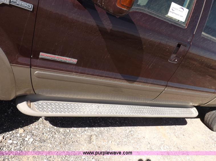 image for item I8390 2003 Ford F250 King Ranch Super Duty Crew Cab pickup truck