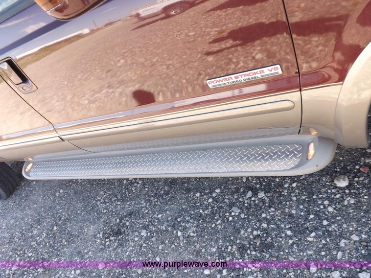 image for item I8390 2003 Ford F250 King Ranch Super Duty Crew Cab pickup truck