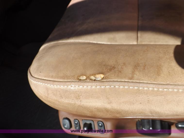 image for item I8390 2003 Ford F250 King Ranch Super Duty Crew Cab pickup truck