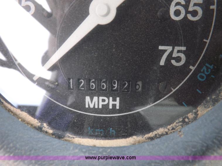 image for item I8432 1992 Ford LN8000 flatbed truck