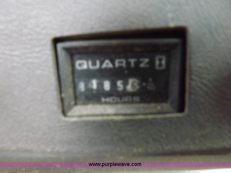 image for item I8432 1992 Ford LN8000 flatbed truck