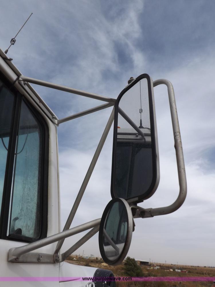 image for item I8432 1992 Ford LN8000 flatbed truck