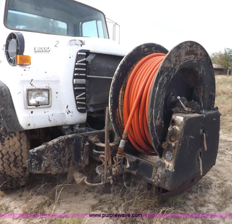 image for item I8432 1992 Ford LN8000 flatbed truck