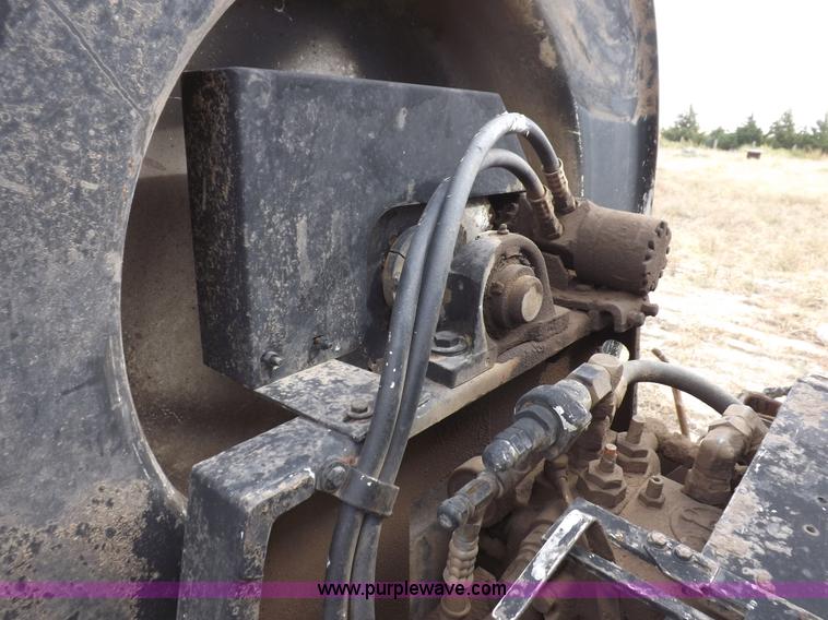 image for item I8432 1992 Ford LN8000 flatbed truck