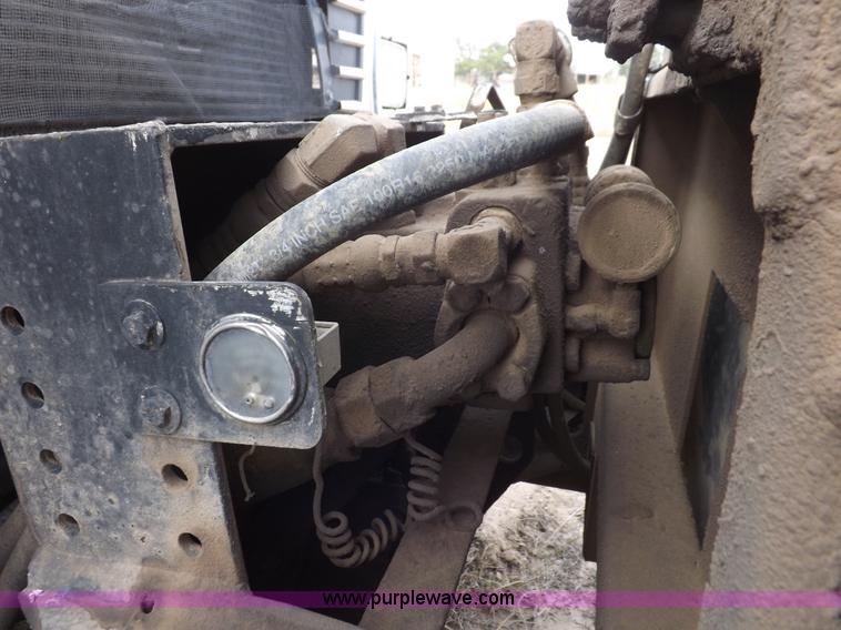 image for item I8432 1992 Ford LN8000 flatbed truck