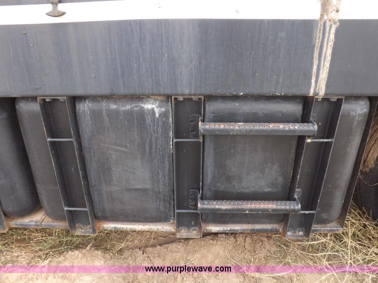 image for item I8432 1992 Ford LN8000 flatbed truck