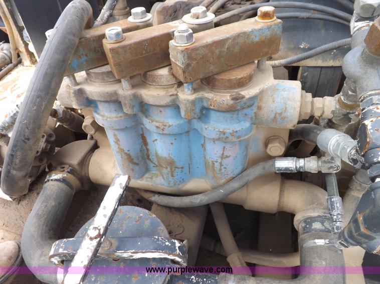 image for item I8432 1992 Ford LN8000 flatbed truck