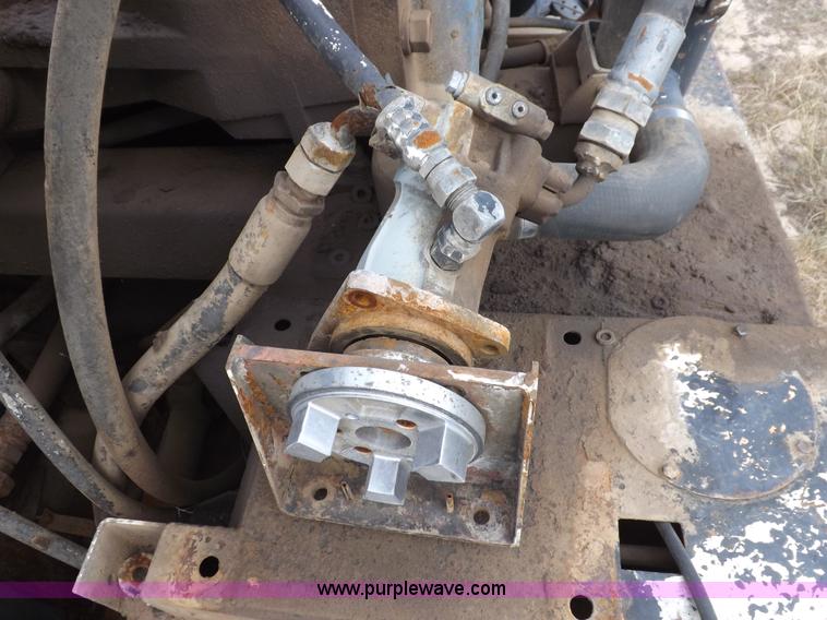 image for item I8432 1992 Ford LN8000 flatbed truck