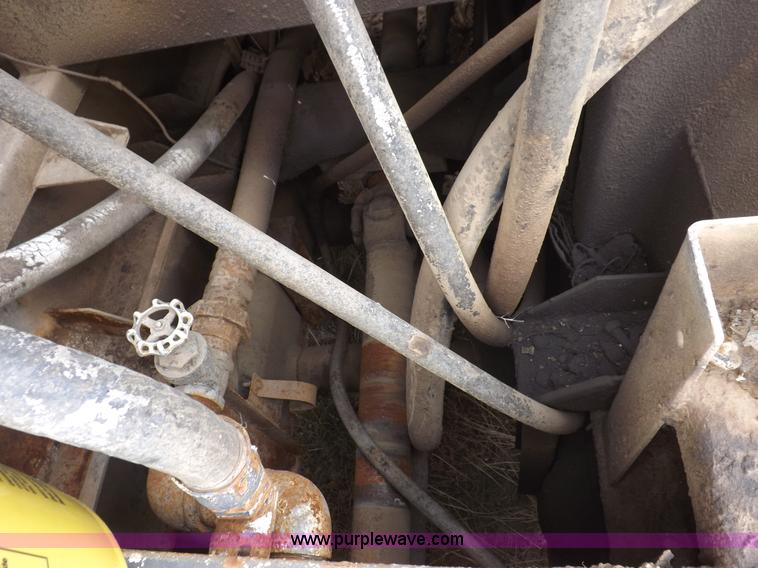 image for item I8432 1992 Ford LN8000 flatbed truck