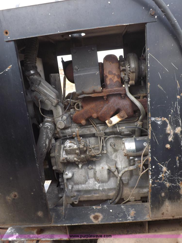 image for item I8432 1992 Ford LN8000 flatbed truck