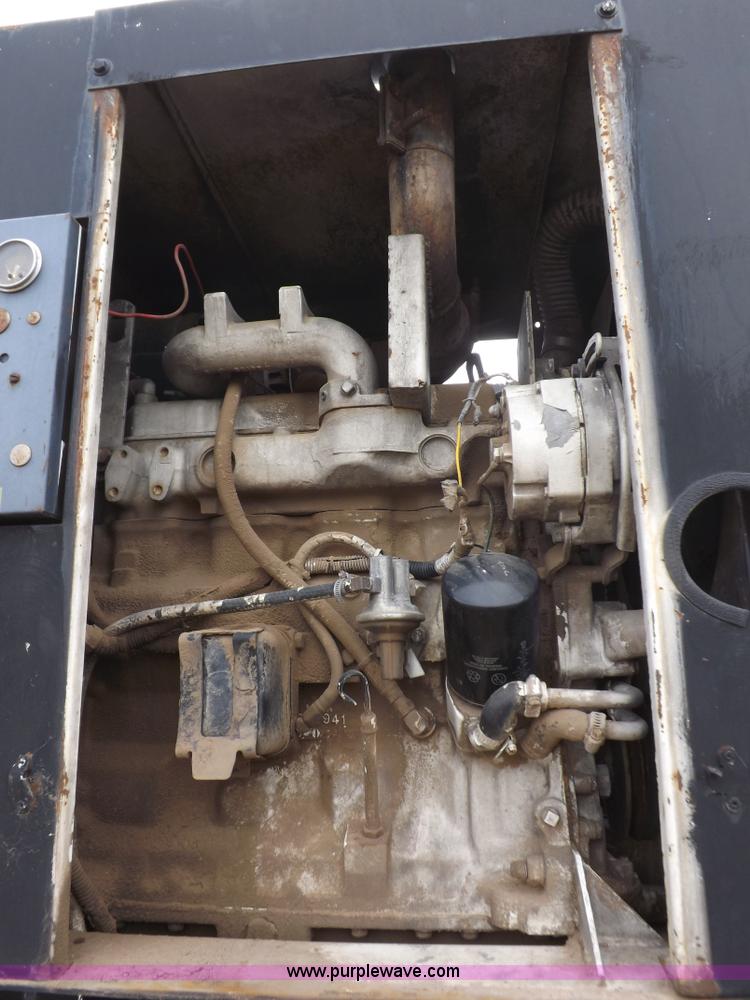 image for item I8432 1992 Ford LN8000 flatbed truck