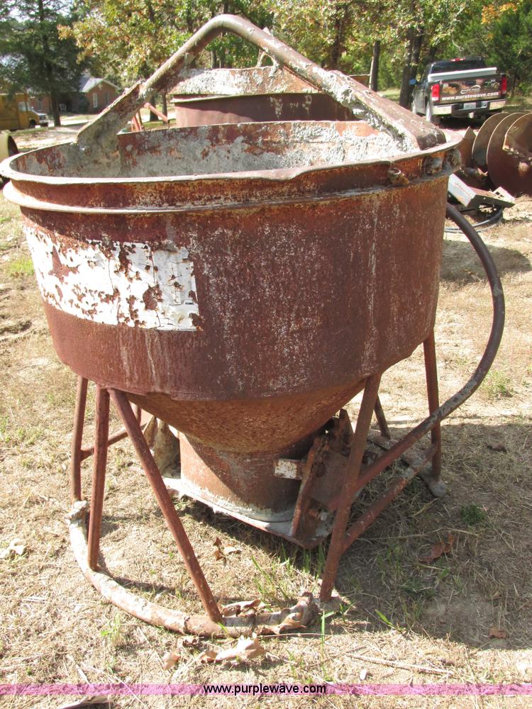 Garbro 413R concrete bucket in Villa Ridge, MO Item AN9156 sold Purple Wave