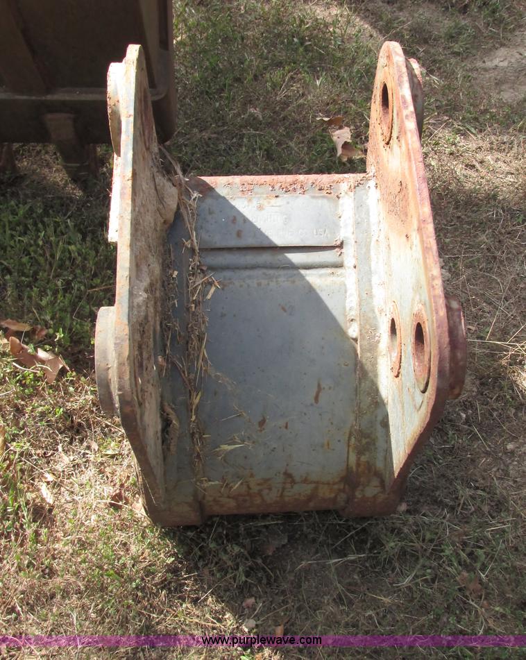 image for item AN9166 Bobcat 911 hydraulic backhoe attachment