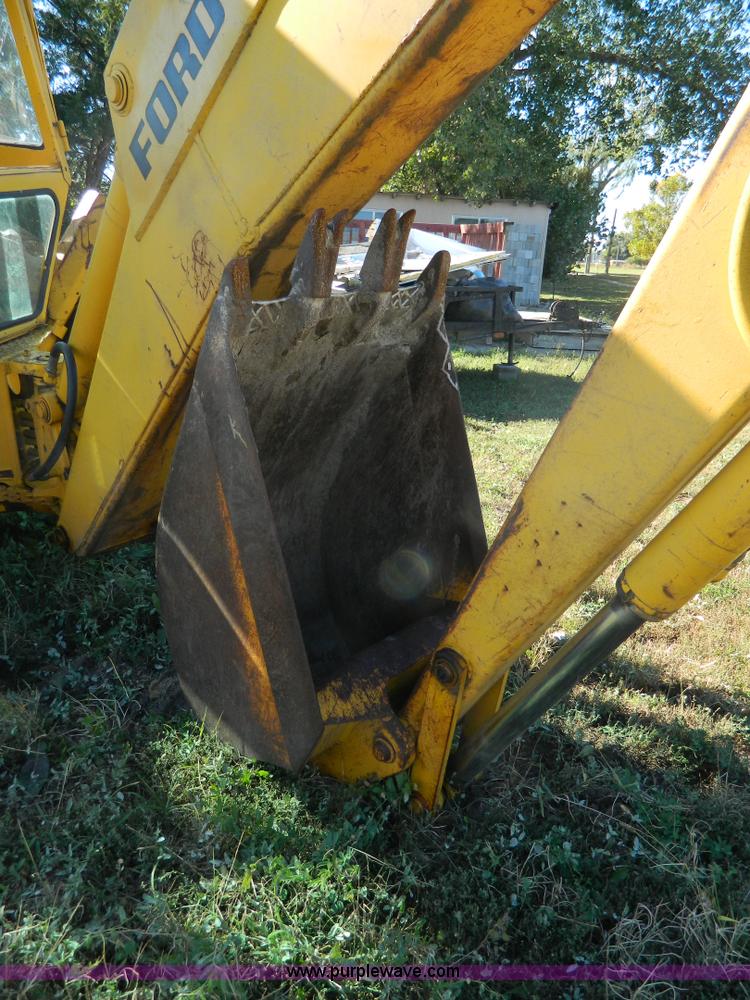 image for item AZ9113 Ford DF211F backhoe