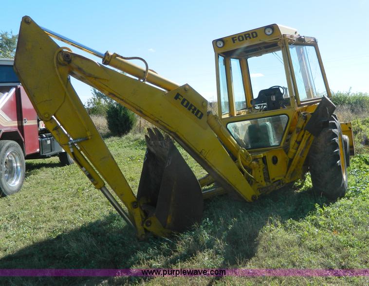 image for item AZ9113 Ford DF211F backhoe