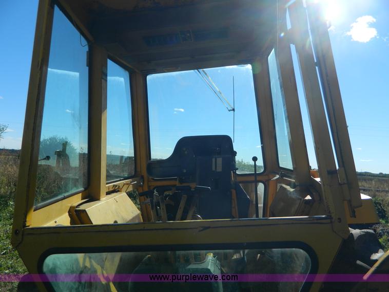 image for item AZ9113 Ford DF211F backhoe