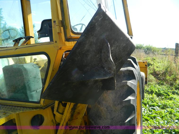 image for item AZ9113 Ford DF211F backhoe