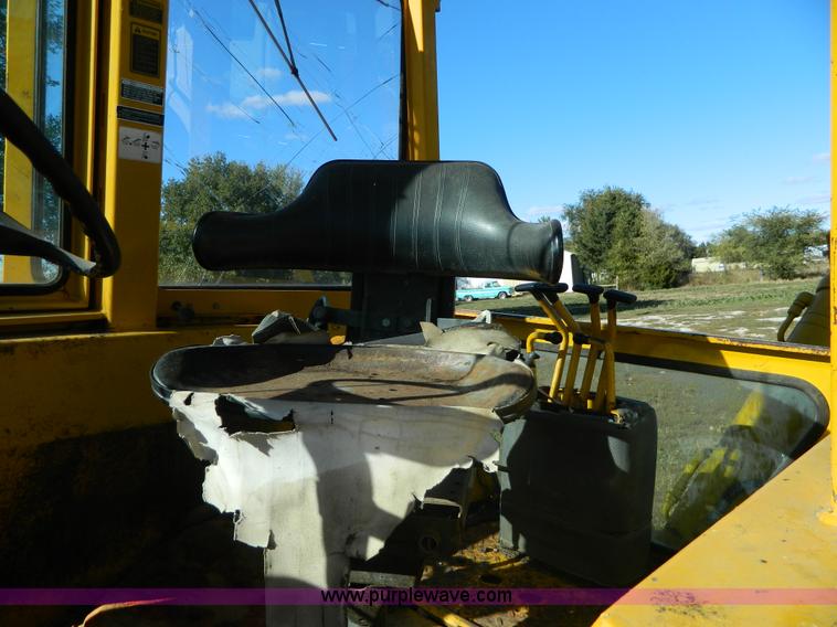 image for item AZ9113 Ford DF211F backhoe