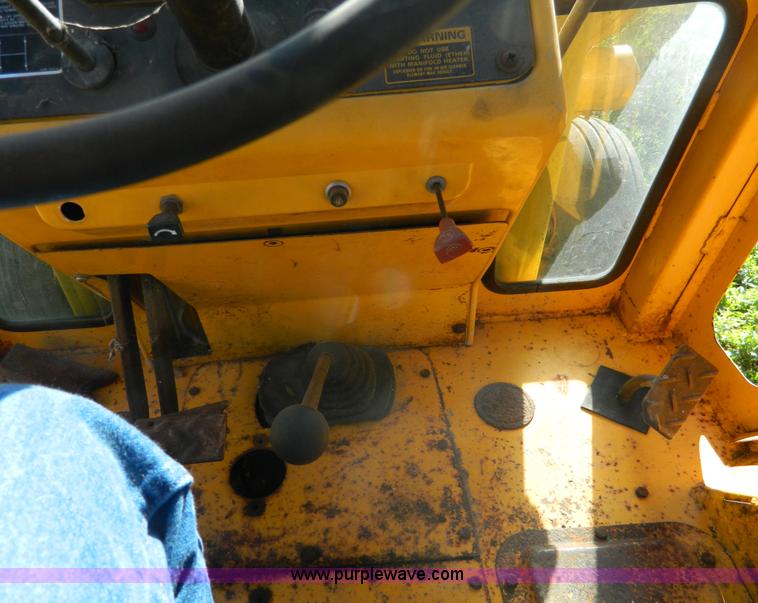 image for item AZ9113 Ford DF211F backhoe