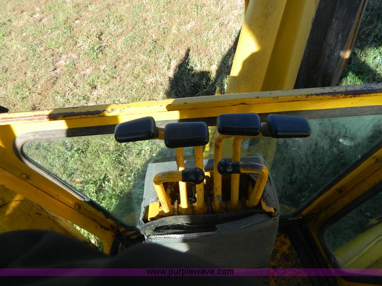 image for item AZ9113 Ford DF211F backhoe