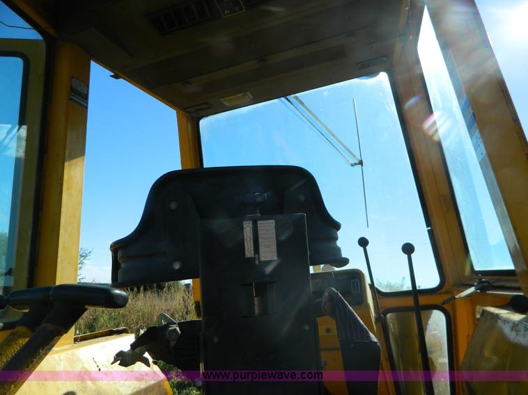 image for item AZ9113 Ford DF211F backhoe