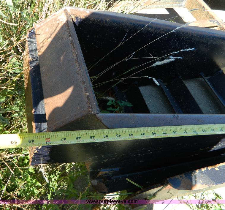 image for item AZ9156 2008 Belshe triple axle trailer