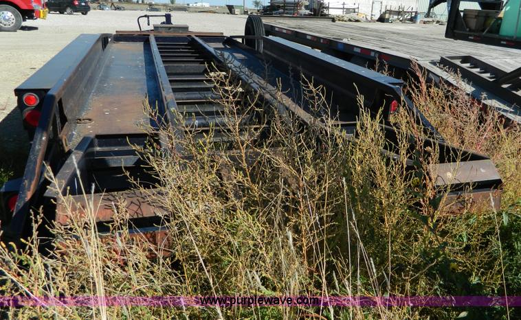 image for item AZ9157 2008 Belshe triple axle trailer