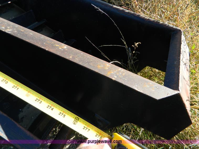 image for item AZ9157 2008 Belshe triple axle trailer