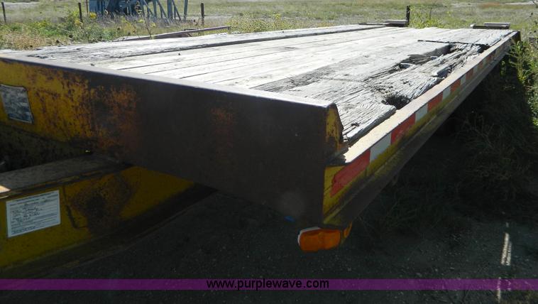 image for item AZ9158 1978 Trail King trailer