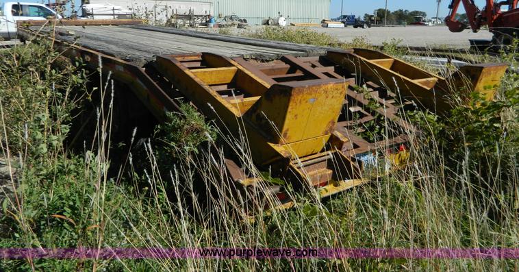 image for item AZ9158 1978 Trail King trailer