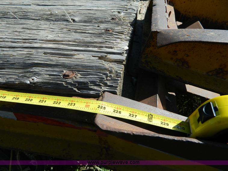 image for item AZ9158 1978 Trail King trailer