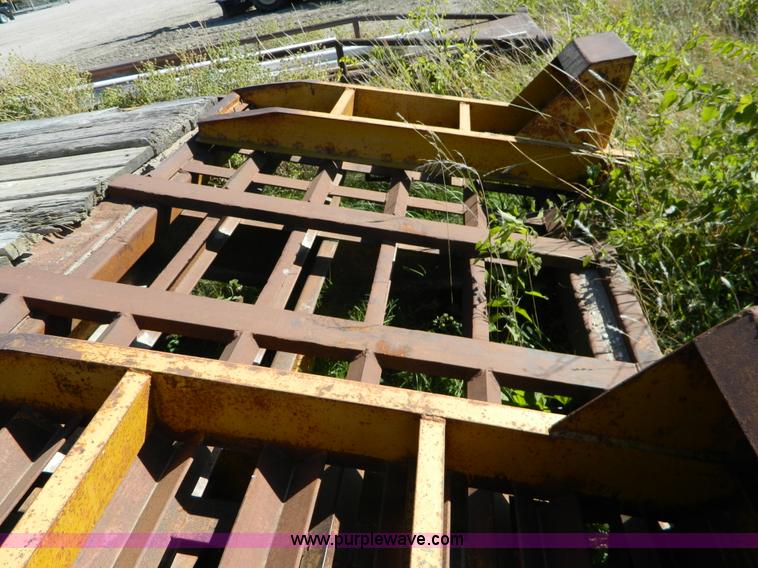 image for item AZ9158 1978 Trail King trailer